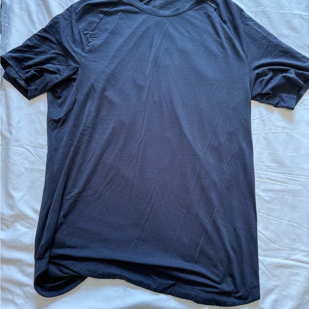 Men's Navy Blue workout tee size large